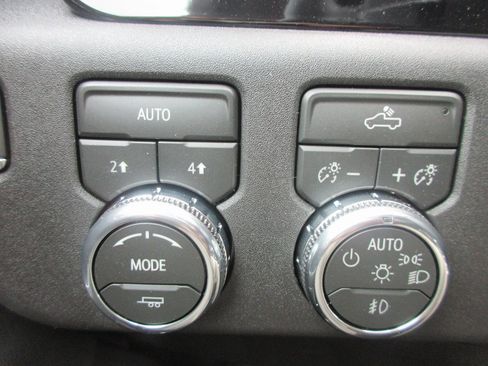 New 2026 GMC Sierra 1500 Elevation image 16