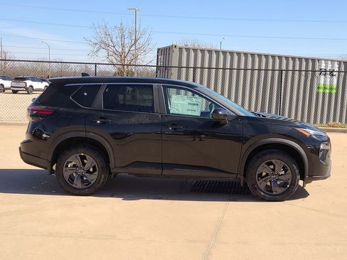 New 2026 Nissan Rogue SV w/ Cold Weather Package FWD image 4
