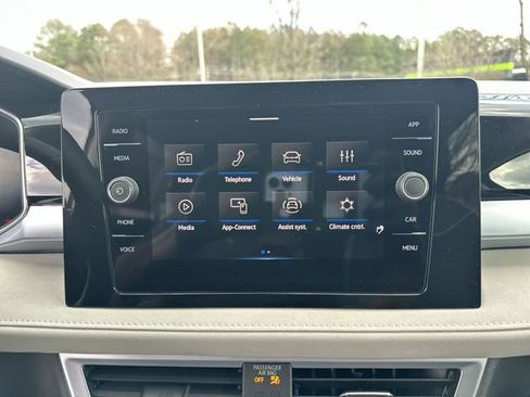 New 2026 Volkswagen Taos SE image 23