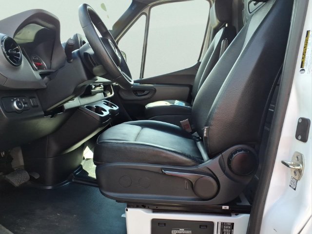 Used 2025 Mercedes-Benz Sprinter 2500 image 12