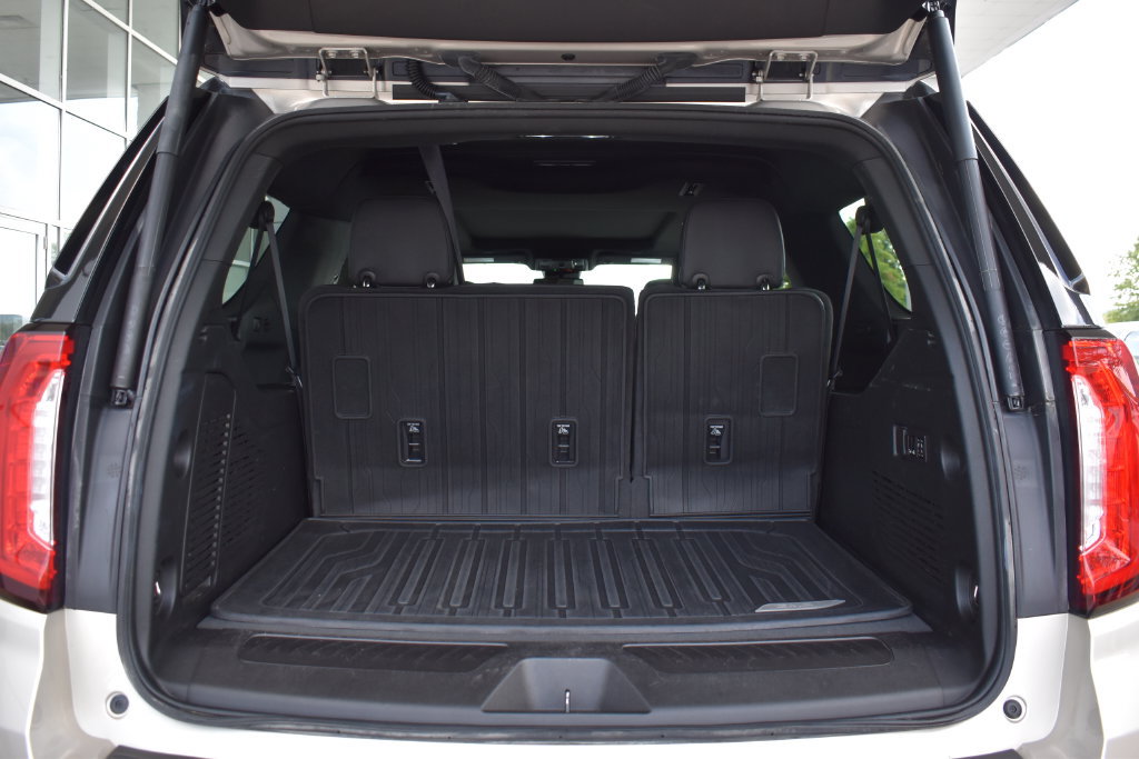 Used 2023 GMC Yukon XL SLT w/ SLT Premium Package RWD image 11