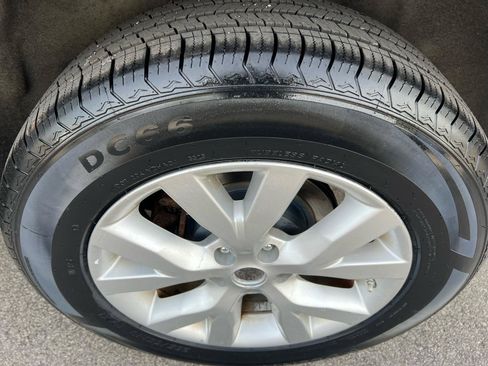 Used 2013 Nissan Murano S image 4