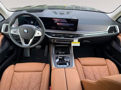 New 2026 BMW X7 xDrive40i w/ Premium Package image 10