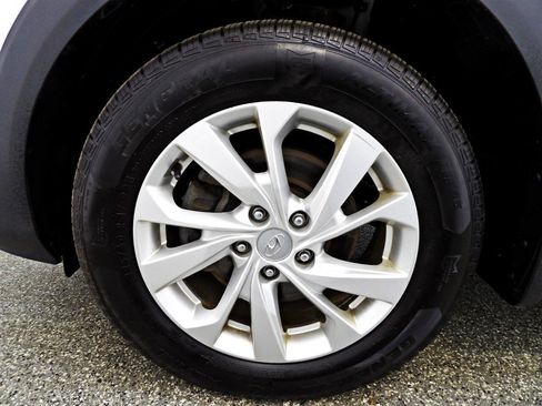 Used 2019 Hyundai Tucson SE w/ Cargo Package AWD/4WD image 18