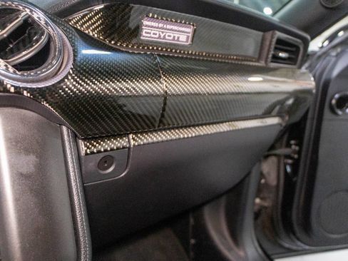 Used 2016 Ford Mustang GT RWD image 14