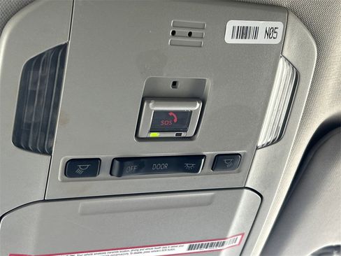 Used 2023 Toyota Highlander LE image 19