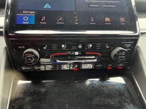 Used 2023 Jeep Grand Cherokee Trailhawk w/ Luxury Tech Group III image 26