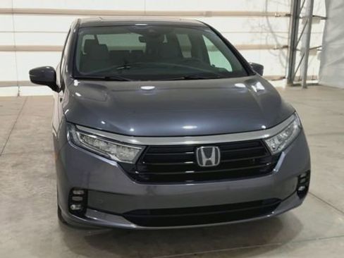 Used 2023 Honda Odyssey Elite image 3