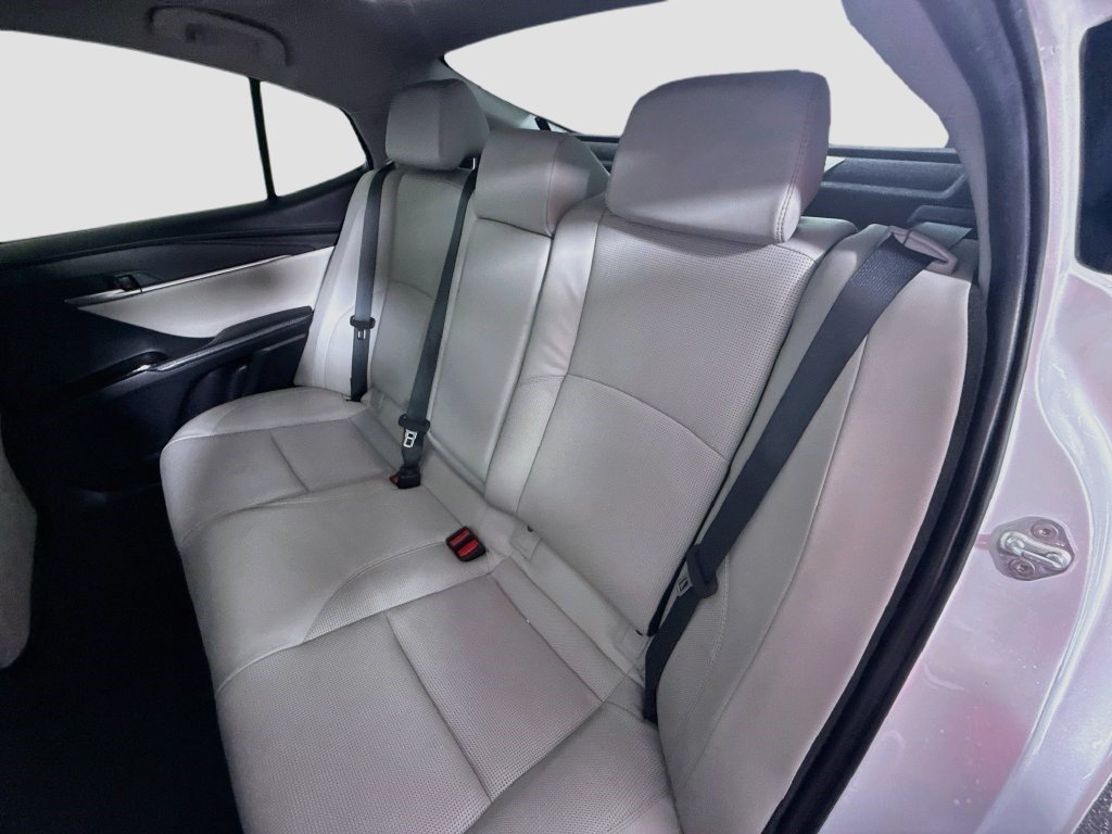 Used 2025 Toyota Camry XLE FWD image 24