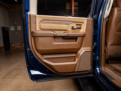 Used 2024 RAM 3500 Limited w/ Towing Technology Group image 38