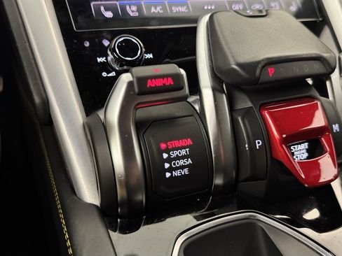 Used 2019 Lamborghini Urus AWD/4WD image 28