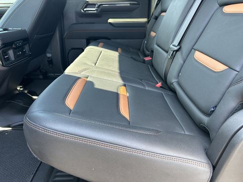 Used 2025 GMC Sierra 1500 AT4 w/ AT4 Premium Package image 21