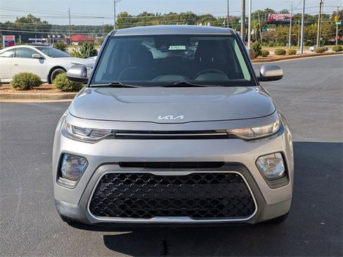 Used 2022 Kia Soul LX w/ Technology Package image 2