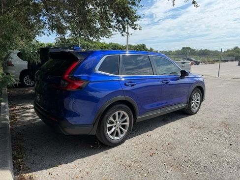 Used 2023 Honda CR-V EX-L image 3