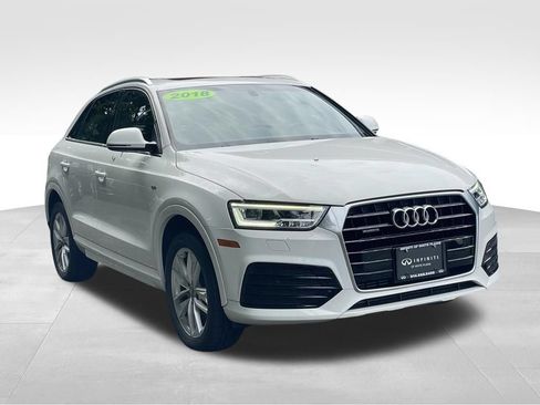Used 2018 Audi Q3 2.0T Premium Plus w/ Premium Plus Package AWD/4WD image 3