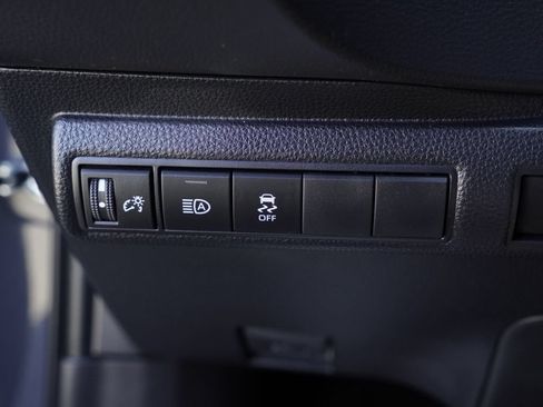 Used 2025 Toyota Corolla SE w/ SE Premium Package FWD image 13