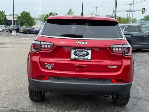 Used 2025 Jeep Compass Latitude AWD/4WD image 4