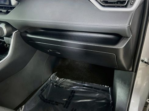 Used 2025 Toyota RAV4 XLE AWD/4WD image 35