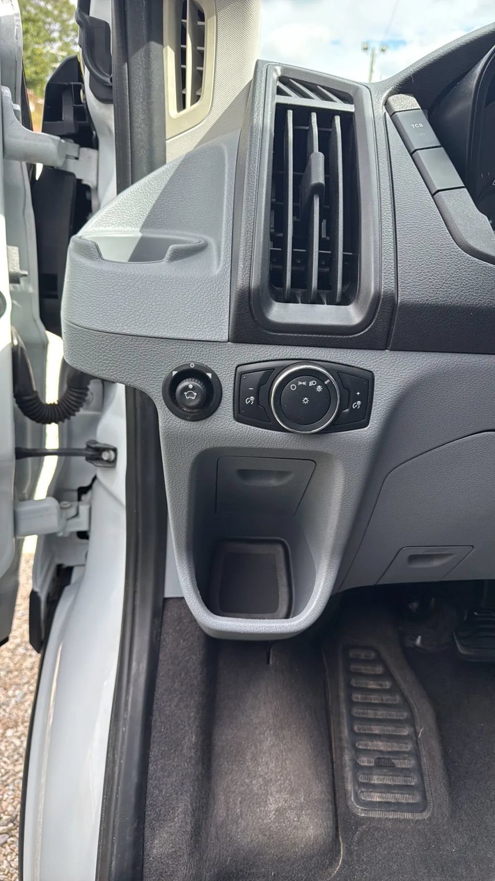 Used 2015 Ford Transit 350 XLT RWD image 13