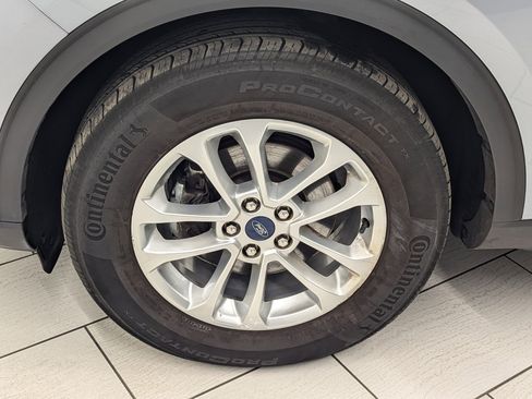 Used 2022 Ford Escape SE w/ Cold Weather Package image 9