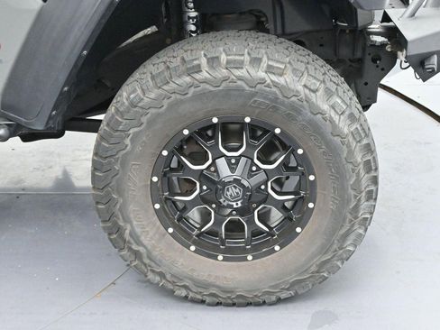 Used 2018 Jeep Wrangler Rubicon AWD/4WD image 29