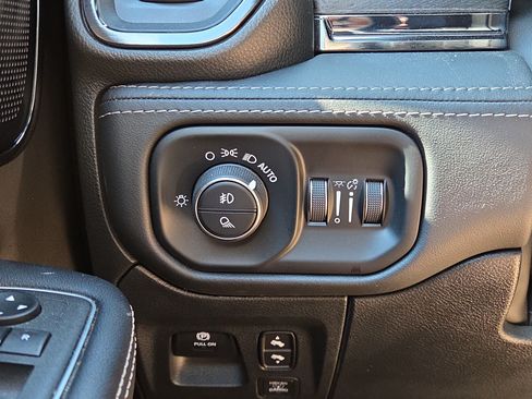 Used 2024 RAM 1500 Limited AWD/4WD image 30