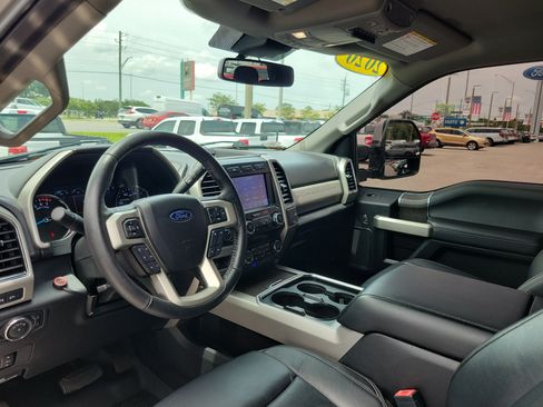Used 2020 Ford F250 Lariat w/ Lariat Value Package AWD/4WD image 18