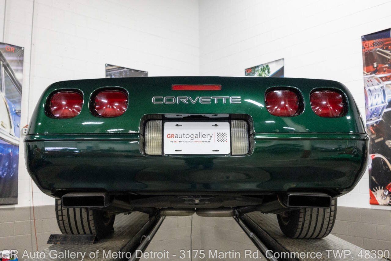 Used 1995 Chevrolet Corvette Coupe RWD image 21