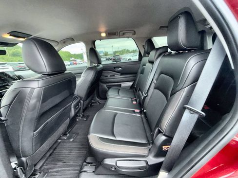 Used 2023 Nissan Pathfinder SL AWD/4WD image 14