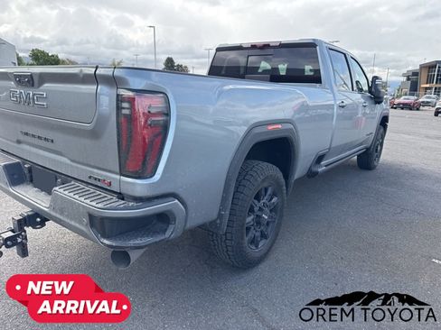 Used 2024 GMC Sierra 3500 AT4 w/ AT4 Premium Plus Package AWD/4WD image 9