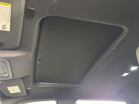 Used 2023 Chevrolet Silverado 1500 ZR2 w/ Technology Package image 33