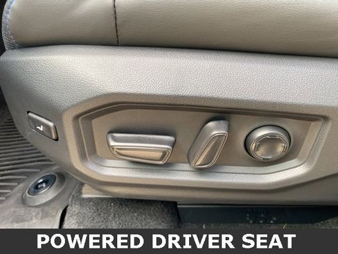 Used 2024 Toyota Tundra Platinum image 17