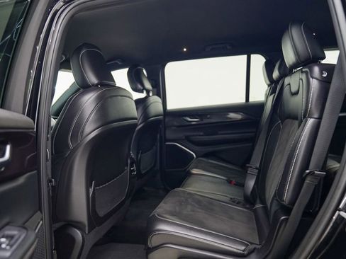 Used 2022 Jeep Grand Cherokee L Laredo image 18