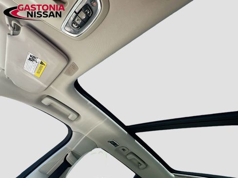 Used 2016 Volvo XC90 T6 Momentum w/ Momentum Plus Package image 30