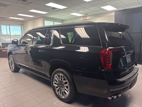 Used 2023 GMC Yukon XL Denali Ultimate w/ LPO, Floor Liner Package image 8