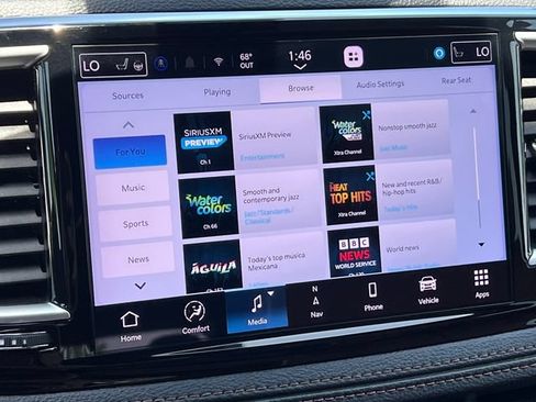 Used 2025 Chrysler Pacifica Pinnacle w/ Trailer Tow Group AWD/4WD image 28