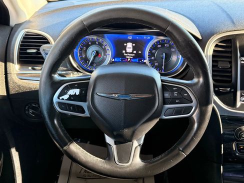 Used 2019 Chrysler 300 Touring w/ Sport Appearance Package image 31