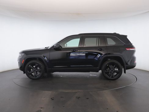 New 2026 Jeep Grand Cherokee Limited w/ Limited Altitude Package AWD/4WD image 21