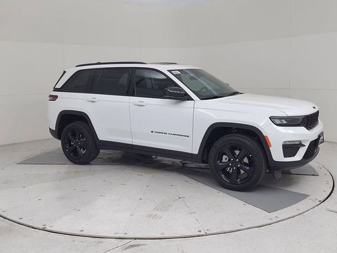 New 2025 Jeep Grand Cherokee Limited w/ Black Appearance Package image 2