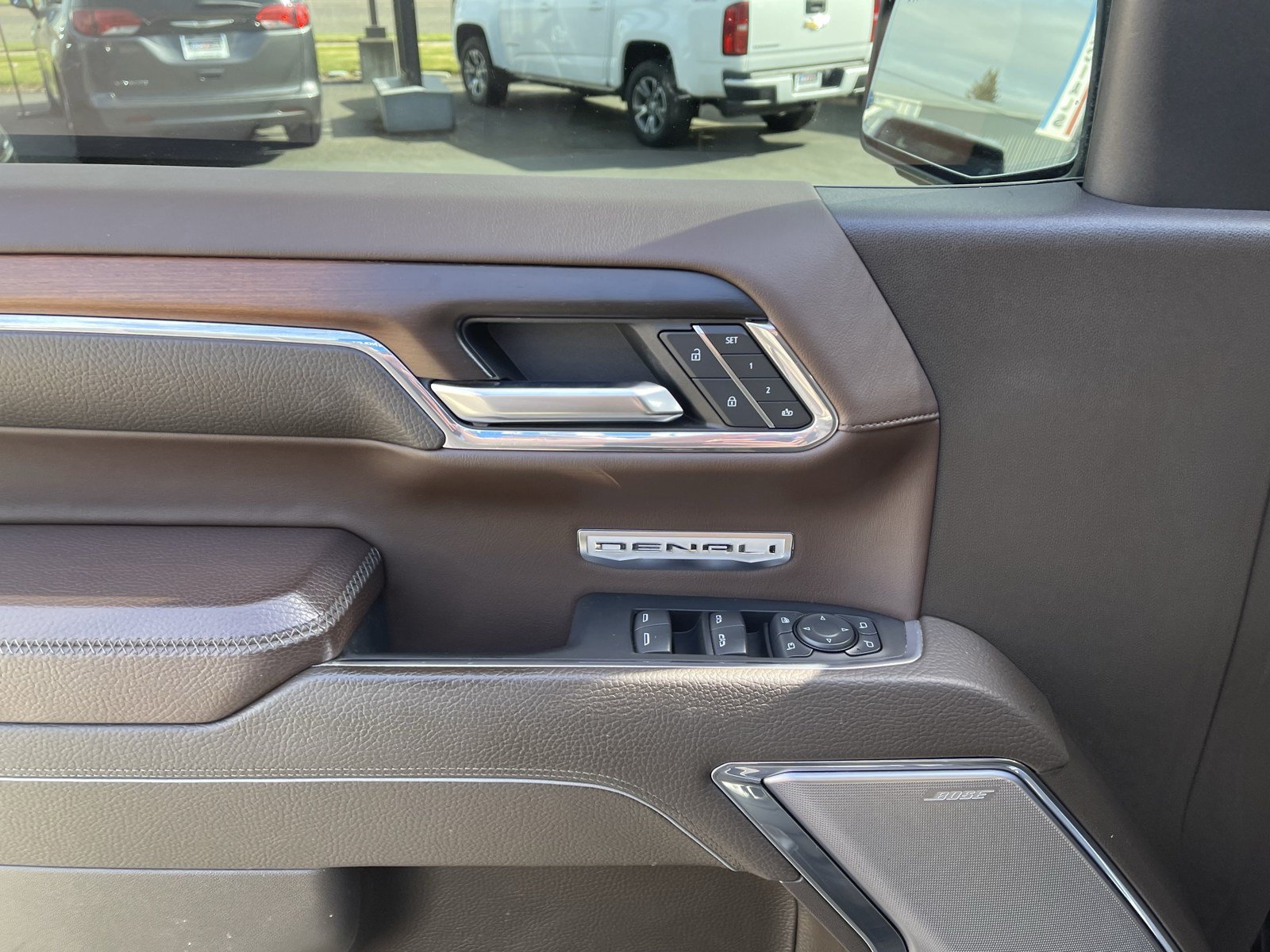 Used 2024 GMC Sierra 1500 Denali w/ Technology Package AWD/4WD image 18