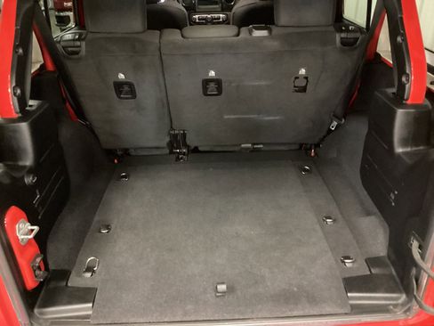 Used 2022 Jeep Wrangler Unlimited Sport image 5