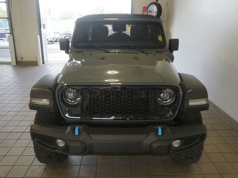 Used 2024 Jeep Wrangler Unlimited AWD/4WD image 14