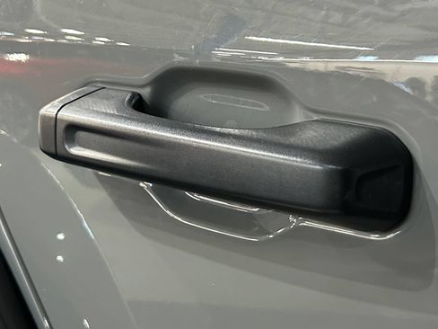 Used 2021 Jeep Wrangler Unlimited Rubicon 4xe w/ Steel Bumper Group AWD/4WD image 15