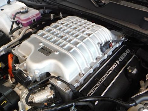Used 2022 Dodge Challenger SRT Hellcat RWD image 8