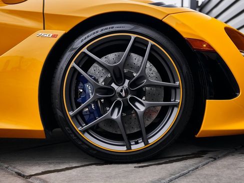 Used 2024 McLaren 750S image 26