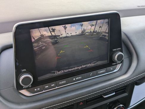 Used 2023 Nissan Rogue SV FWD image 22