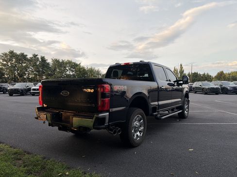 Used 2025 Ford F250 Lariat w/ Chrome Package AWD/4WD image 5