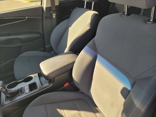 Used 2019 Kia Sorento FWD image 11