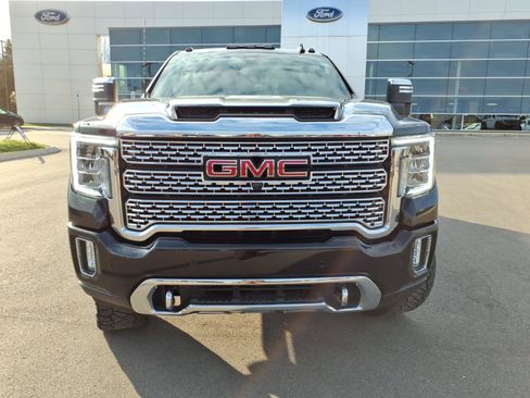 Used 2022 GMC Sierra 3500 Denali w/ Denali Black Diamond Edition image 8