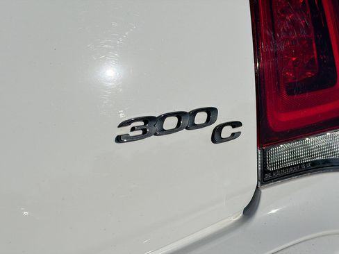 Used 2023 Chrysler 300 C image 11